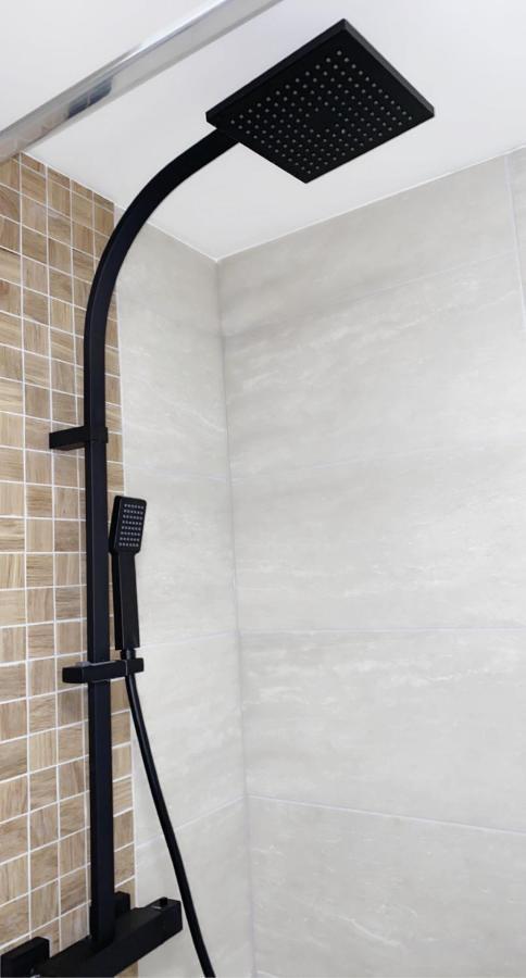L'AppartE Black Superbe Appartement Pop ! Besançon Exteriör bild