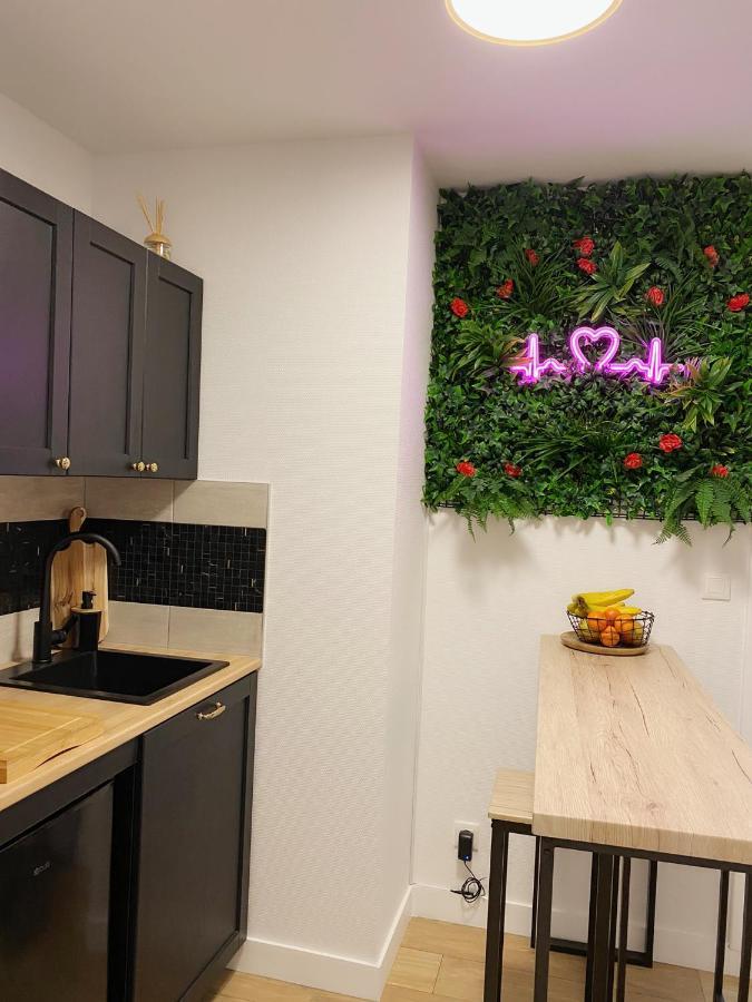 L'AppartE Black Superbe Appartement Pop ! Besançon Exteriör bild