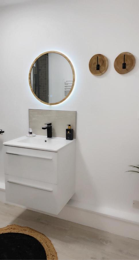 L'AppartE Black Superbe Appartement Pop ! Besançon Exteriör bild