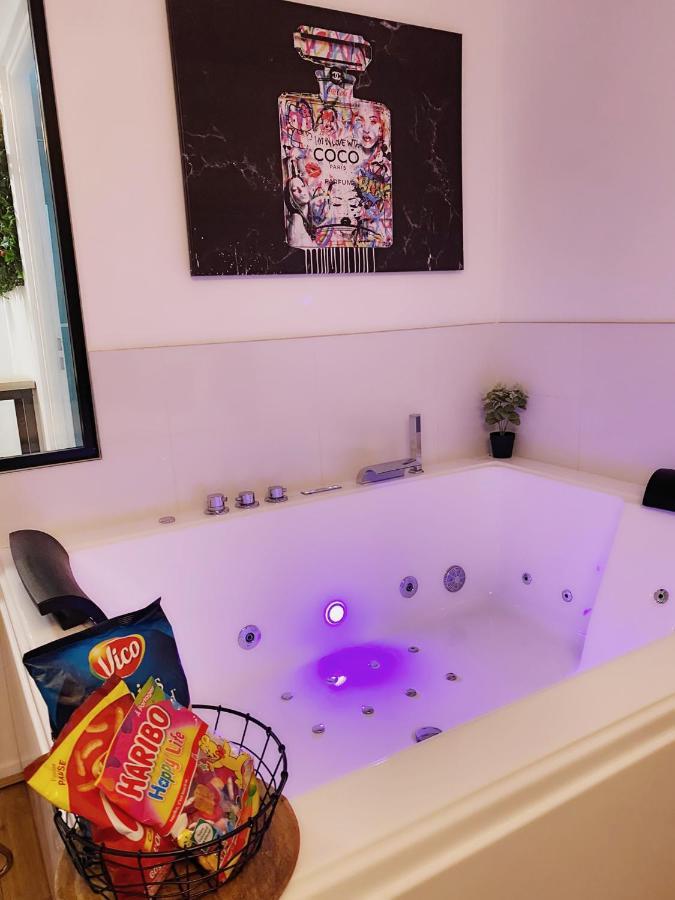 L'AppartE Black Superbe Appartement Pop ! Besançon Exteriör bild