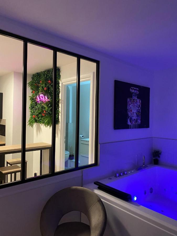 L'AppartE Black Superbe Appartement Pop ! Besançon Exteriör bild